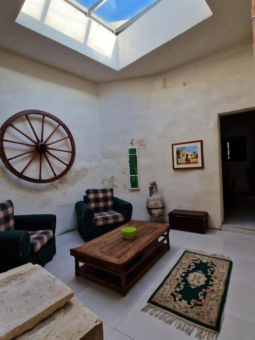 Cozy 1 Bedroom House In Iz-Żejtun Buitenkant foto